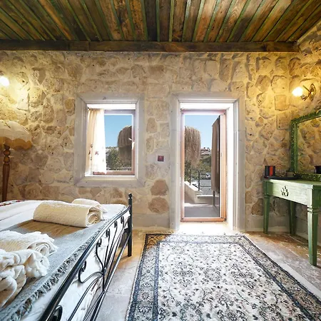 Aysel House Hotel *