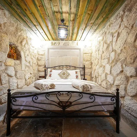 Aysel House Hotel *