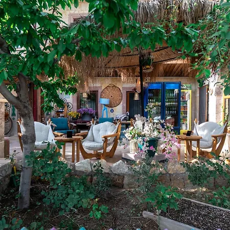 Aysel House Hotel *
